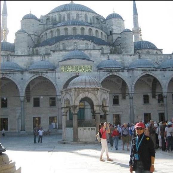 Meet your Posher, Gigi - Picture 4 of 16